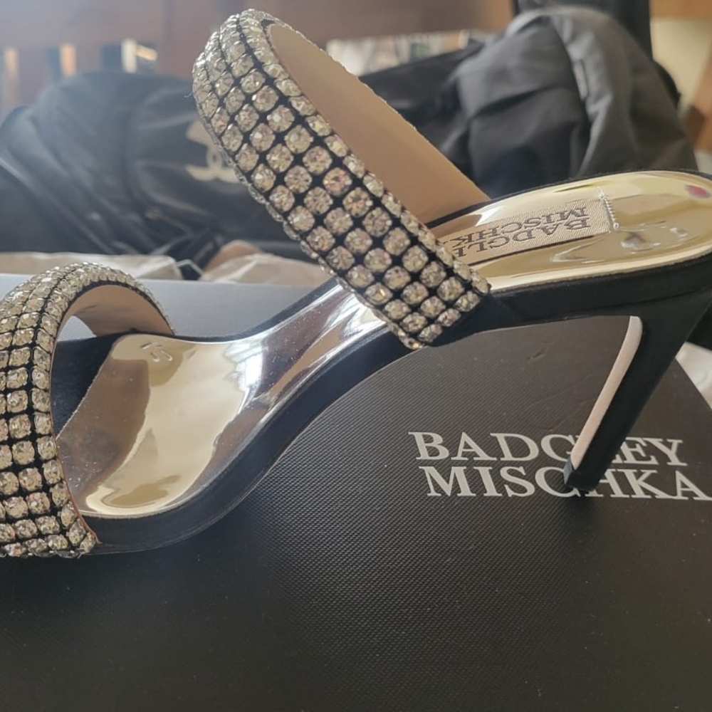 Black Open Heels With Rhinestones Size 6 (True Size 5 Or 5.5) - Picture 5 of 11